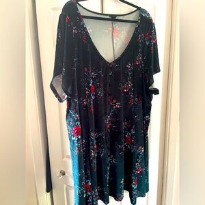 TORRID FOREST GREEN FLORAL VELVET DRESS SIZE 6X 30W